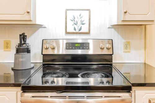 Midtown Magic- Main house- 10mins to Downtown