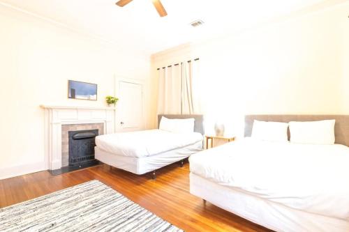 Midtown Magic- Main house- 10mins to Downtown