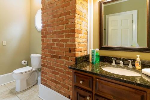 Goldfinch Mansion Historic Luxury on the Park - main image