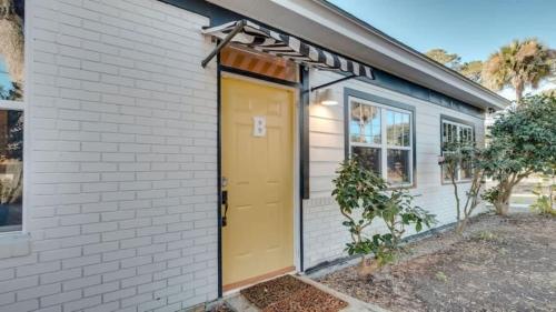 Swanky Savannah Style Side B-Walk to Bonaventure - image 12