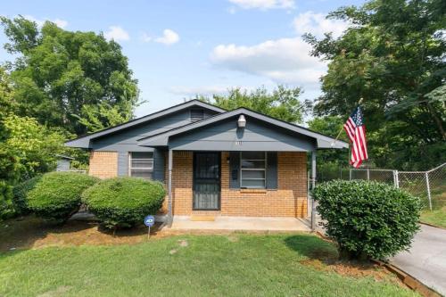 5 Mins from Uptown & Near Airport- Norwood Nest in Birmingham, USA