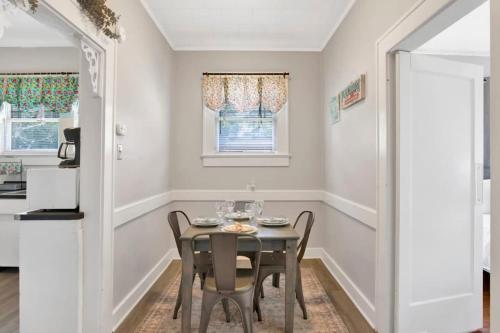 Charming Midtown Apt - Hannon Hideaway Unit C in Hannon Park (AL)