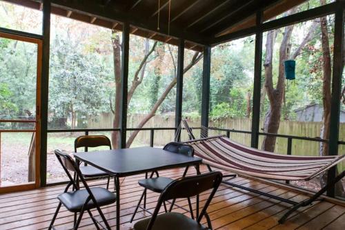 The Historic Cottage Screened Porch & Hammock in Columbia, USA