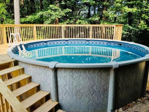 The Monterey Maison-20min N of Downtown, 6BR in Birmingham, USA