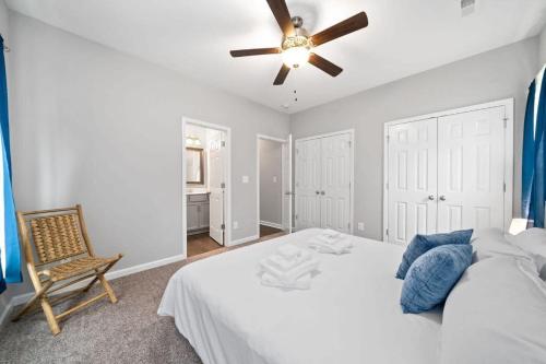 The Navy Nestler Bright & Stylish Near Downtown in Clarksville, USA