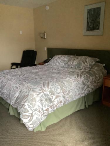 . Retasket Lodge & RV
