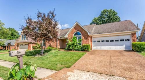 Fenced Yard - Comfy & Convenient in Cordova in Memphis, USA