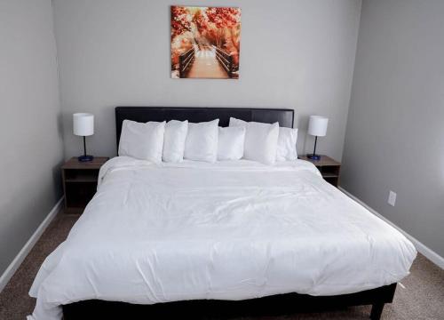 The Regal Courtyard Retreat 5 Min to ASU - main image