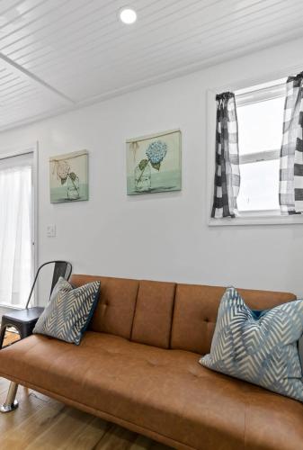 Farm Stay w pool - 15 Mins to Chattanooga- Tiny 2 in Wildwood, USA