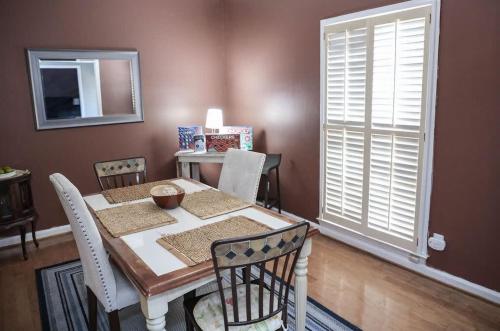 The Regal Courtyard Retreat 5 Min to ASU - image 2