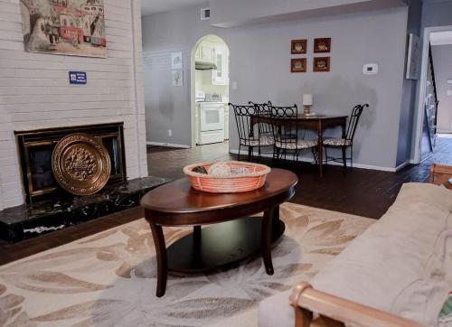 The Regal Retreat – Montgomery, AL