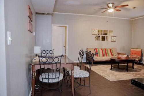 The Regal Courtyard Retreat 5 Min to ASU - image 5