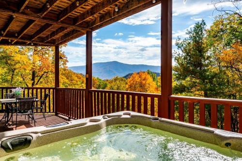Private Mtn Views~ Movie Theater~HotTub~Pool Table