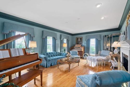 Oak Hill- Main House in Somerset, USA