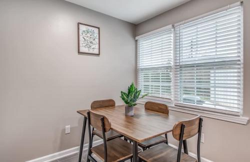Modern Ranch in East Memphis in Memphis, USA