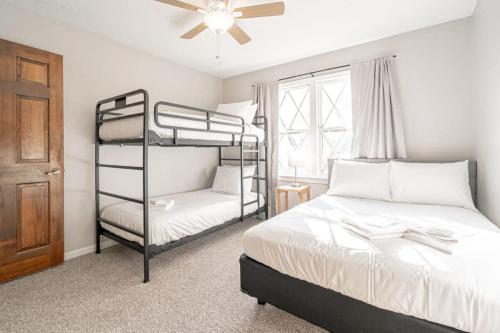 Serene on Sonning- Close to I-26- 20 Mins to Midtown in Hollywood Point, USA