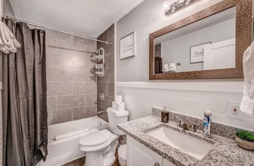 Quarters on Quince- East Memphis in Memphis, USA