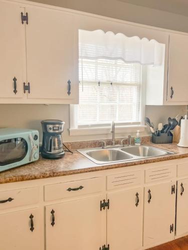 Boswell Bungalow-Large Yard-Pets-Wifi