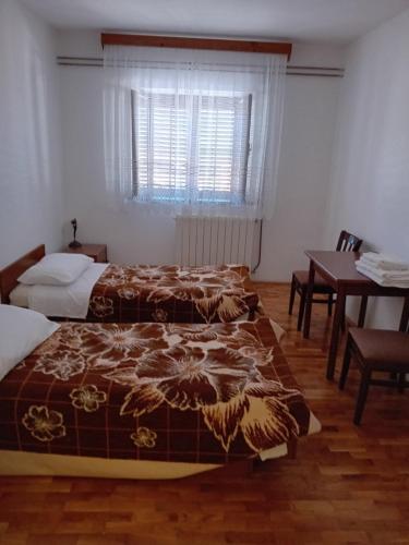 Rooms with a parking space Jelovice, Central Istria - Sredisnja Istra - 22787 in Lanišće