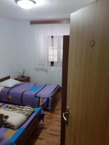 Rooms with a parking space Jelovice, Central Istria - Sredisnja Istra - 22787 in Lanišće