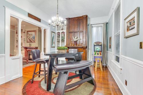 Walk to Downtown: Historic Home in Mobile in Georgia Avenue (AL)