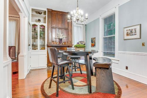Walk to Downtown: Historic Home in Mobile in Georgia Avenue (AL)