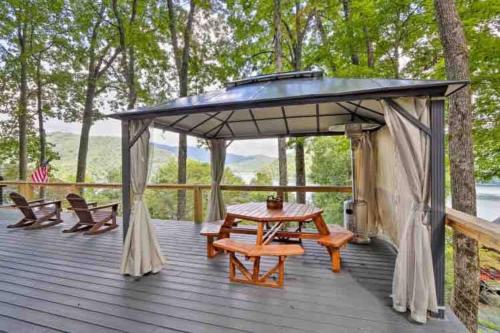 2 Lake Front Cabins 1 price Pet Friendly Cabins Game Room Hot Tub