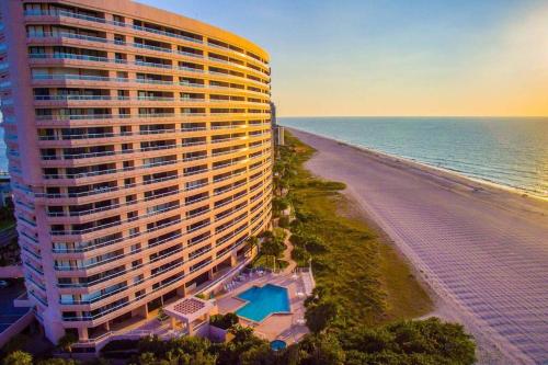 Oceanside Beach Treasure by BeachHouseFL