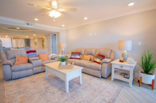 Oceanside Beach Treasure by BeachHouseFL in Clearwater Beach, USA