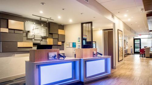 Holiday Inn Express & Suites Racine an IHG Hotel - image 6