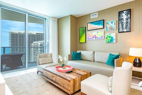 Komffy Panoramic Oceanview 2BED 2BATH on 38th Floor at HYDE - Tap to explore photos