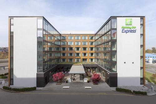 Holiday Inn Express Zürich Airport an IHG Hotel - image 12
