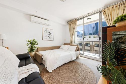 A Stylish Apt for 4 Right Next to Darling Harbour - image 9