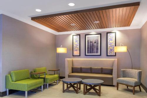 Holiday Inn Express Hotel & Suites North Bay By IHG - 숙소 외관