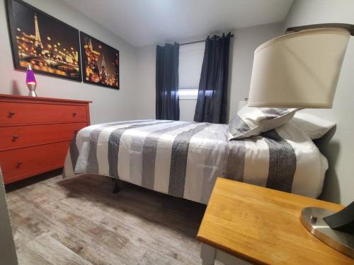 Central Private 1BR Apt. w/Free Prkg + Fast Wi-Fi