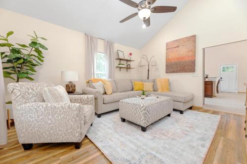 2BR 1BA Remodeled House in Gray Community in Johnson City, USA