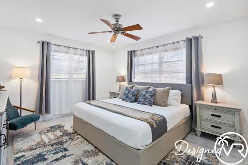Private Pool Home with Lovely 4BR & 2 Bath - image 11