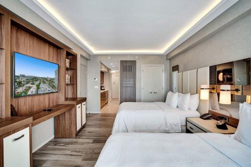 Elegant Beachfront Condo - Your Perfect Getaway! Elegant Beachfront Condo - Your Perfect Getaway!