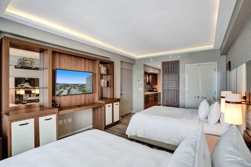 Elegant Beachfront Condo - Your Perfect Getaway! Elegant Beachfront Condo - Your Perfect Getaway!