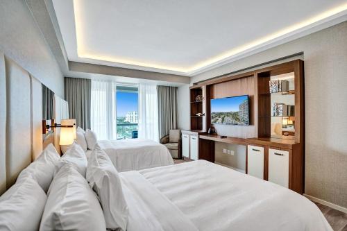 Elegant Beachfront Condo - Your Perfect Getaway! Elegant Beachfront Condo - Your Perfect Getaway!