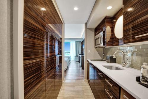 Elegant Beachfront Condo - Your Perfect Getaway! Elegant Beachfront Condo - Your Perfect Getaway!