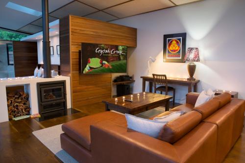 Sadržaji, Crystal Creek Rainforest Retreat - Spa Bath Cabin  in Springbrook