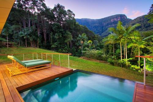 Okružje, Crystal Creek Rainforest Retreat - Spa Bath Cabin  in Springbrook