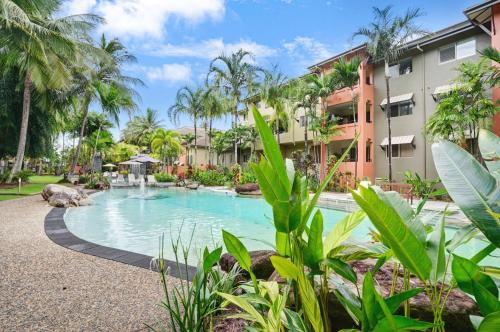 Resort Apartment with 9 Pools & Spa Cairns One - image 4