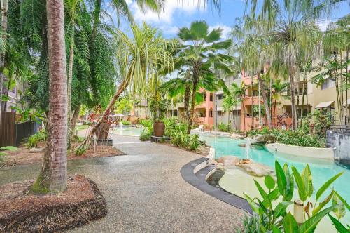 Resort Apartment with 9 Pools & Spa Cairns One - image 5