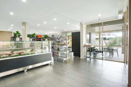 Resort Apartment with 9 Pools & Spa Cairns One - image 3