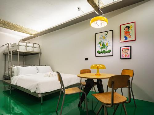 room detail thumbnail 0