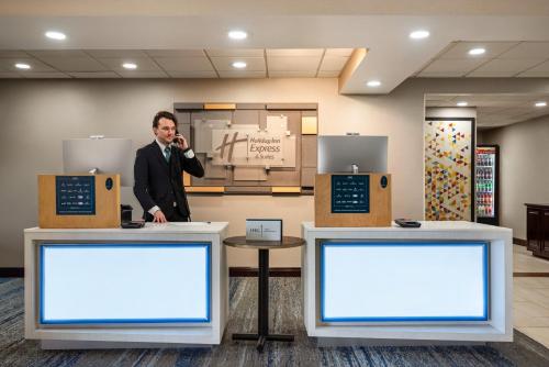 Holiday Inn Express & Suites Mobile West I-10, an IHG Hotel in Tillmans Corner, USA