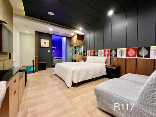 Deluxe Double Room image 5
