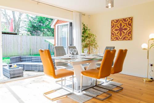 Relaxing 4 Bedroom Retreat For Long Stays Fawley gîte à louer Totton